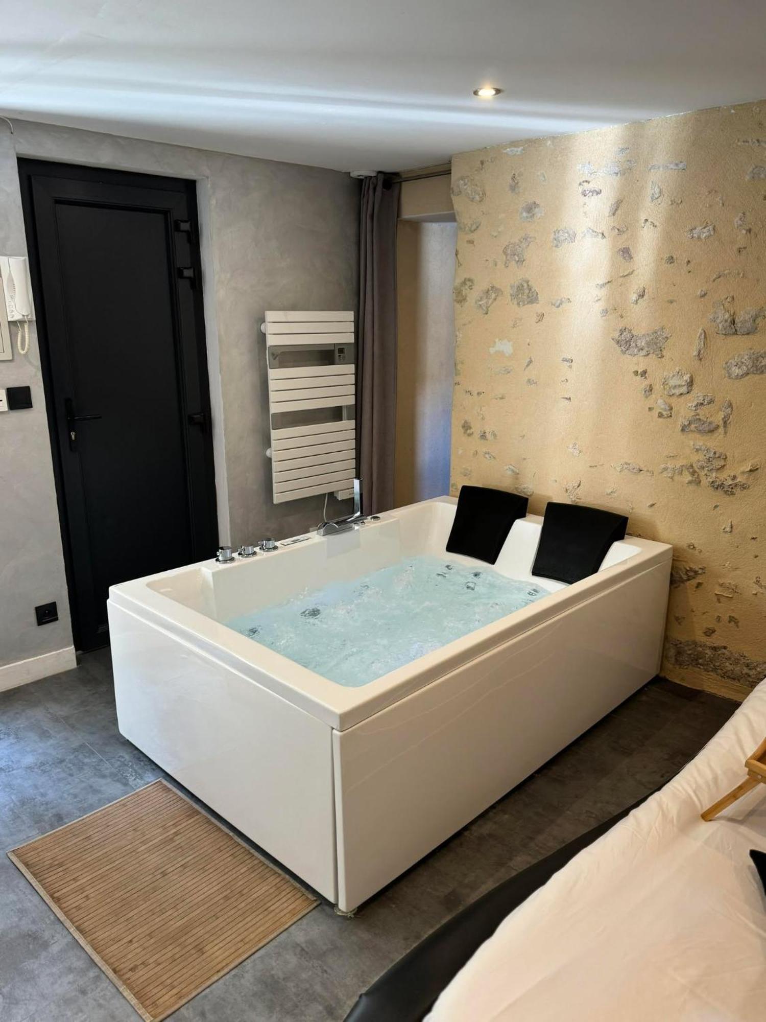 Love Queen Spa Detente Blois Eksteriør billede